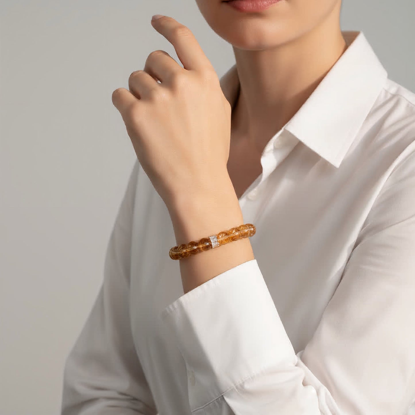 Yellow citrine bracelet lifestyle photo – warm golden beaded bracelet for women